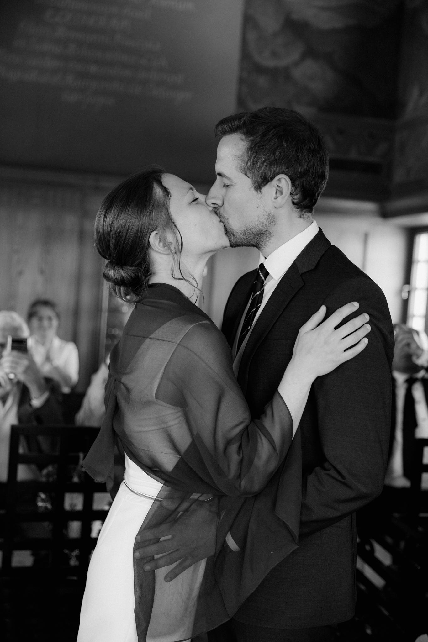 Hochzeit Hochzeitsturm Darmstadt Brautpaar kuss